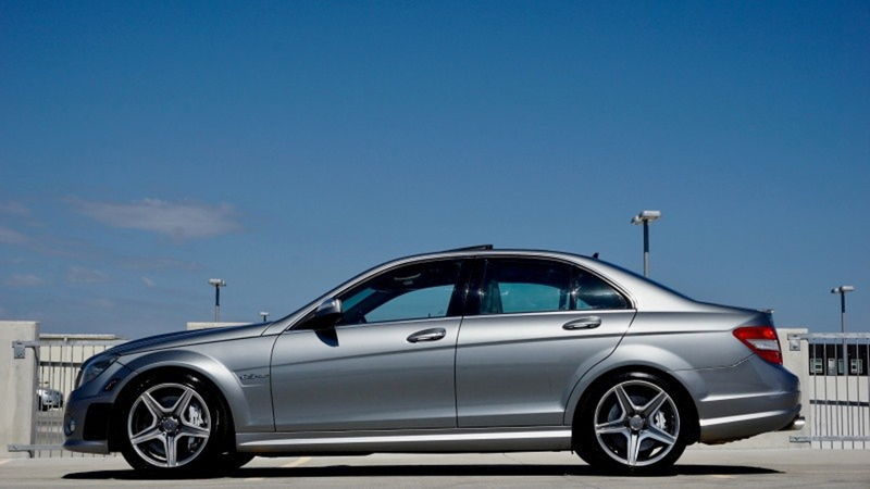 Illustration for article titled At $19,995, Might This 2009 Mercedes-Benz C63 AMG Be an OMG Good Deal?